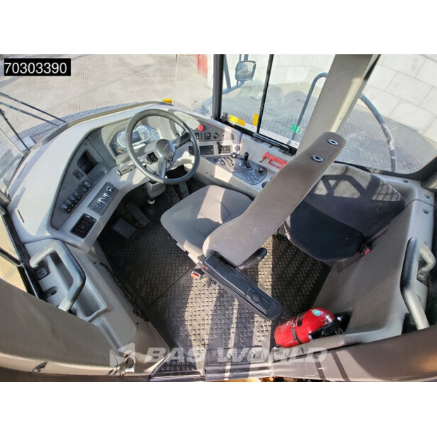 2011 فولفو A30F-44307738