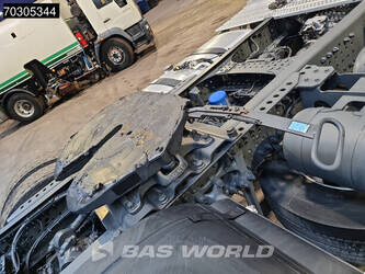 2018-mercedes-benz-actros-1845-1394699-44308052