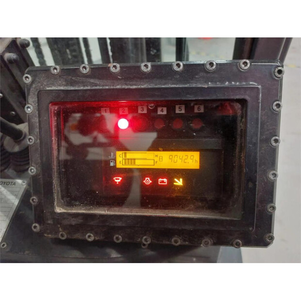 2013 Toyota 02-8FDF18-44308638