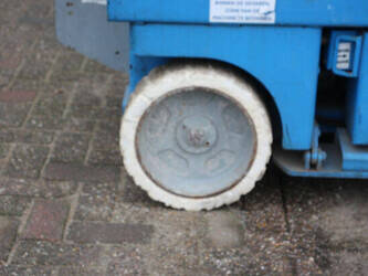 2002-genie-gs-2046-1394742-44308880