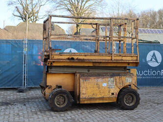 Image for SCISSOR LIFTS 2000 Genie GS-3268 RT