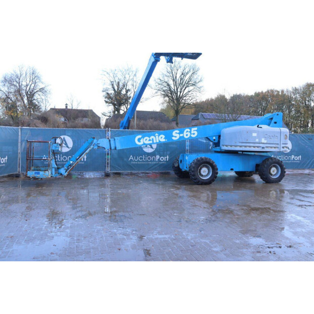 2000 Genie S-65-44309147