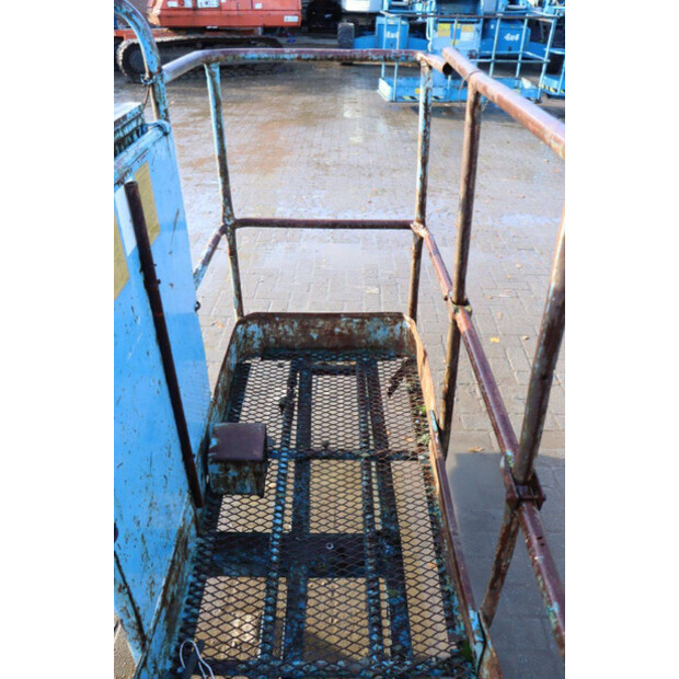 2000 Genie S-65-44309157