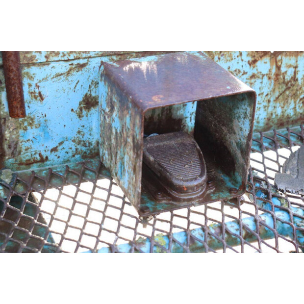 2000 Genie S-65-44309158