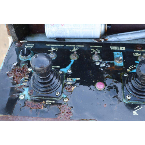 2000 Genie S-65-44309161