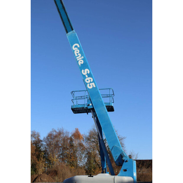 2000 Genie S-65-44309178