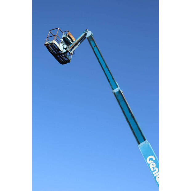 2000 Genie S-65-44309179