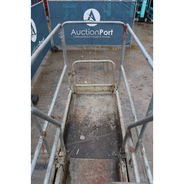 2000 UPRIGHT SL20-44309218