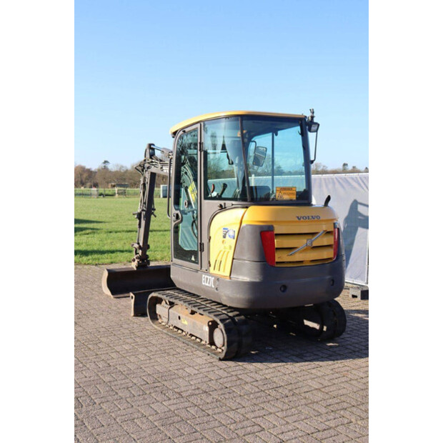 2011 فولفو EC27C-44309996