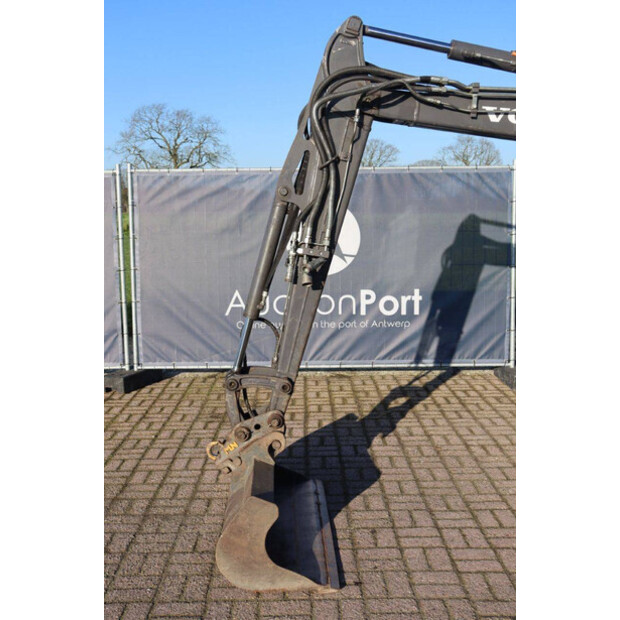 2011 فولفو EC27C-44310003