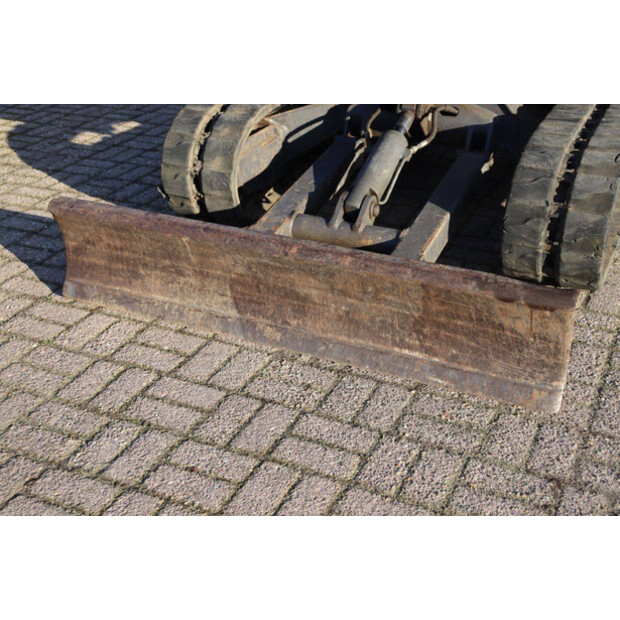 2011 فولفو EC27C-44310008