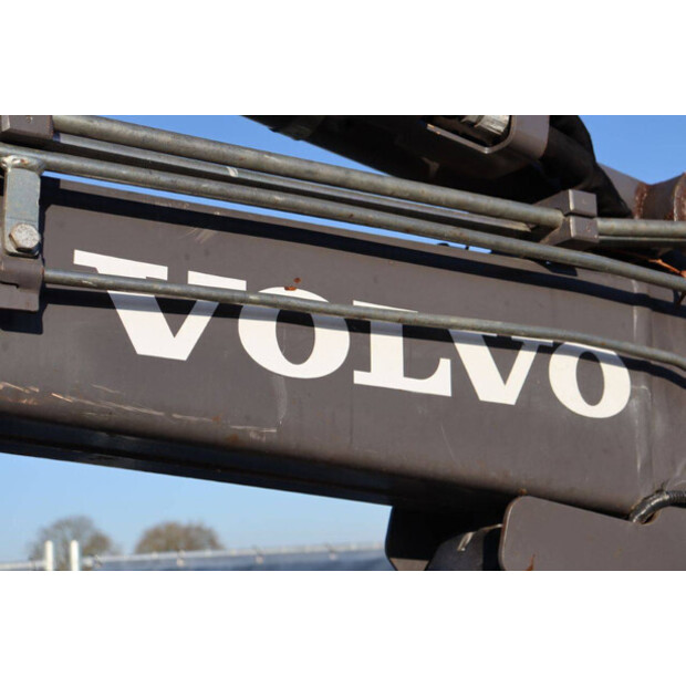 2011 فولفو EC27C-44310009