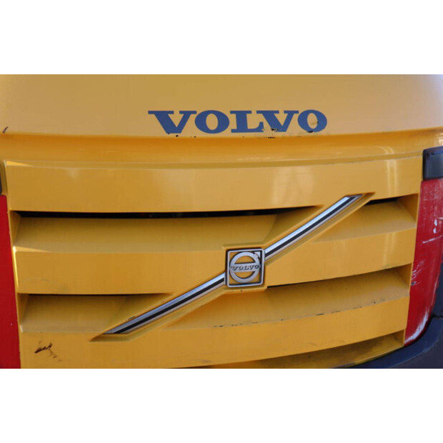 2011 فولفو EC27C-44310019