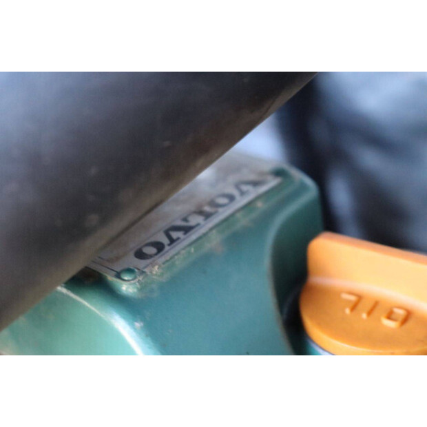 2011 فولفو EC27C-44310023