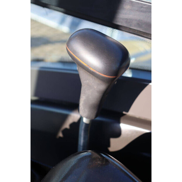 2011 فولفو EC27C-44310029