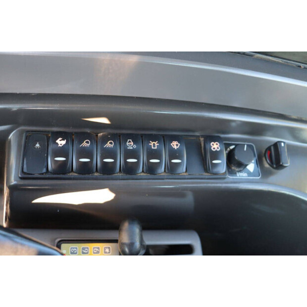 2011 فولفو EC27C-44310031