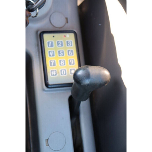 2011 فولفو EC27C-44310033