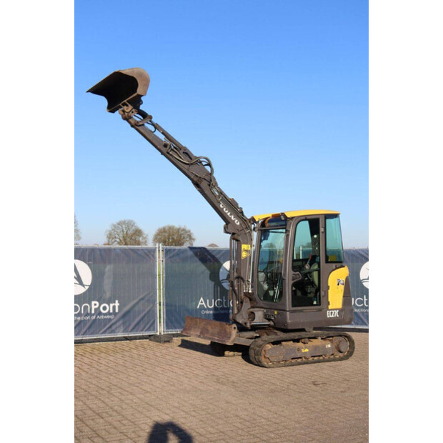 2011 فولفو EC27C-44310043