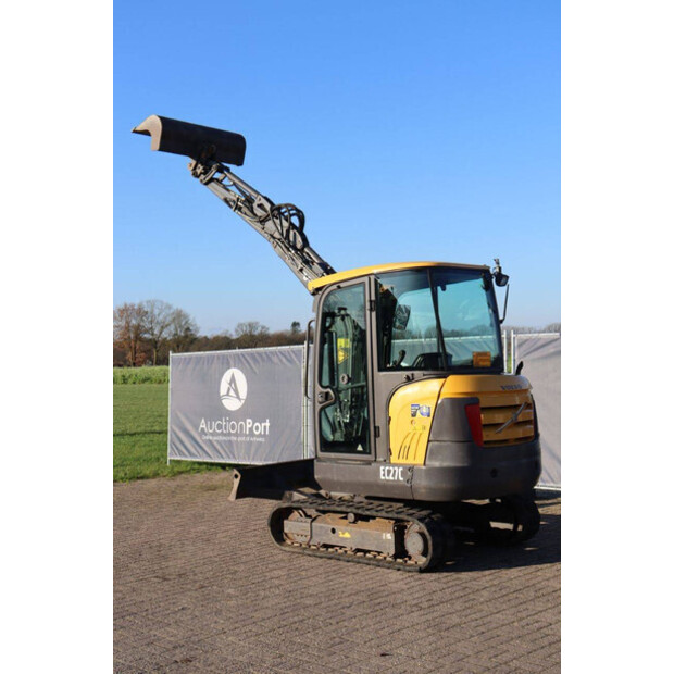 2011 فولفو EC27C-44310047