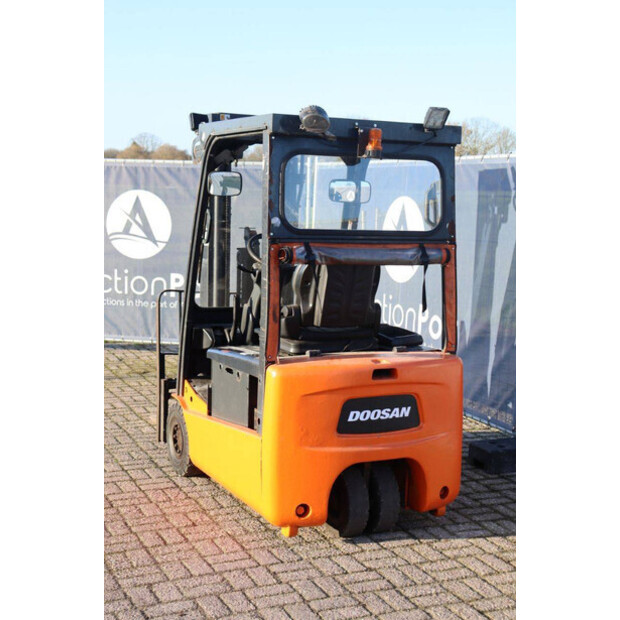 2011 Doosan B15T-5-44310199