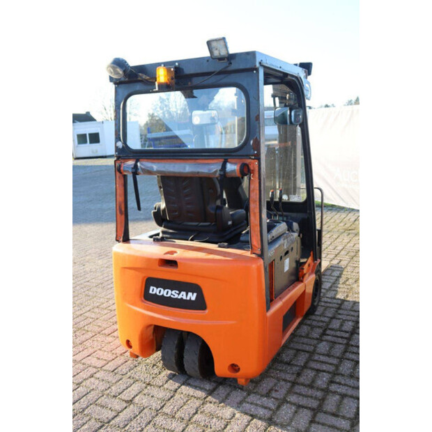 2011 Doosan B15T-5-44310201