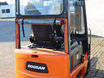 2011-doosan-b15t-5-1394782-44310201