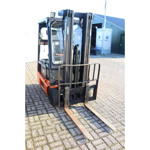 2011 Doosan B15T-5-44310202