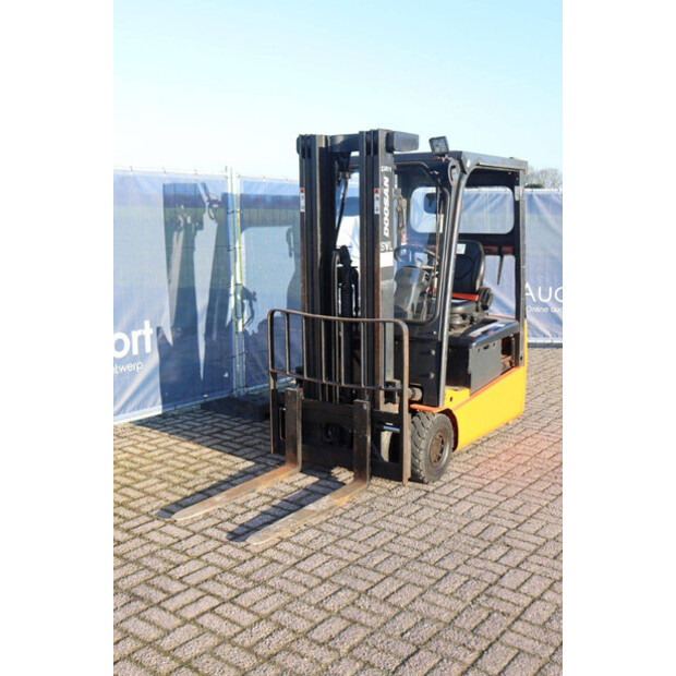 2011 Doosan B15T-5-44310204