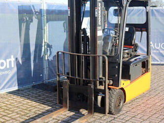 2011-doosan-b15t-5-1394782-44310204