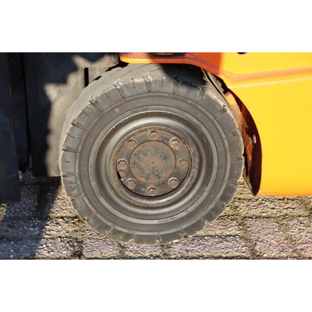 2011 Doosan B15T-5-44310211