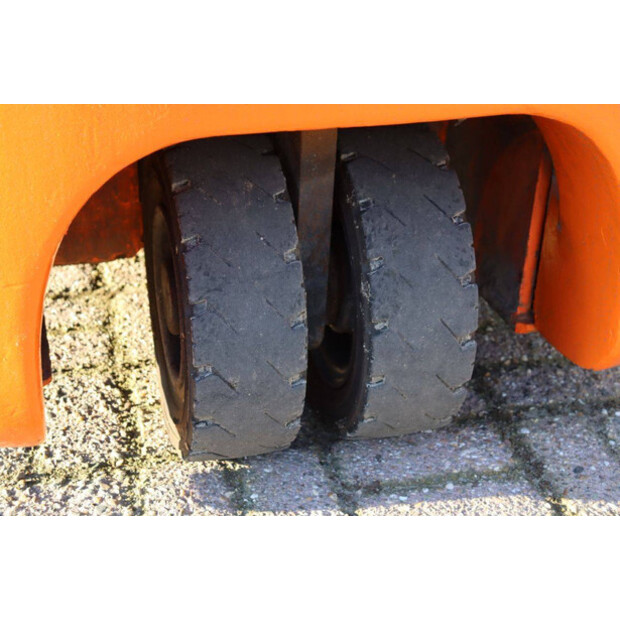 2011 Doosan B15T-5-44310215