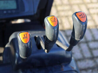 2011-doosan-b15t-5-1394782-44310221