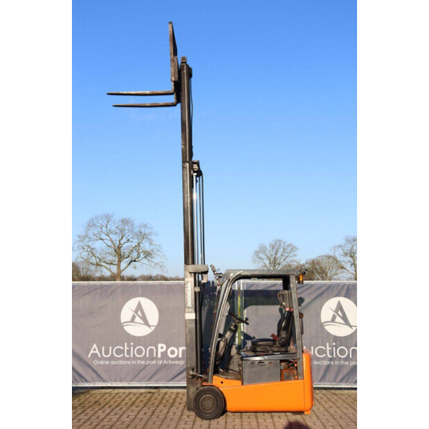 2011 Doosan B15T-5-44310227