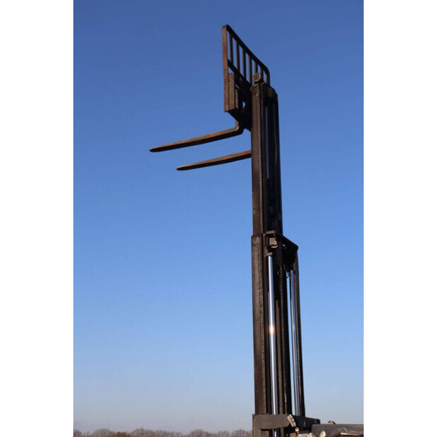 2011 Doosan B15T-5-44310229