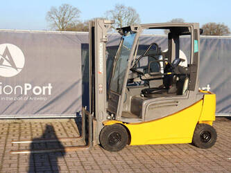 صورة ل رافعات شوكية جنجهينريتش EFG 316