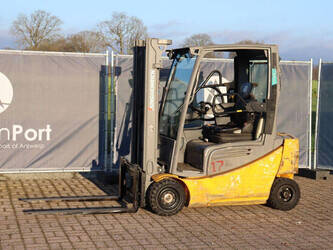 صورة ل رافعات جنجهينريتش EFG 316