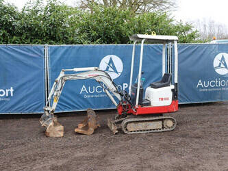 صورة ل حفارات صغيرة 2012 تاكوتشي TB108