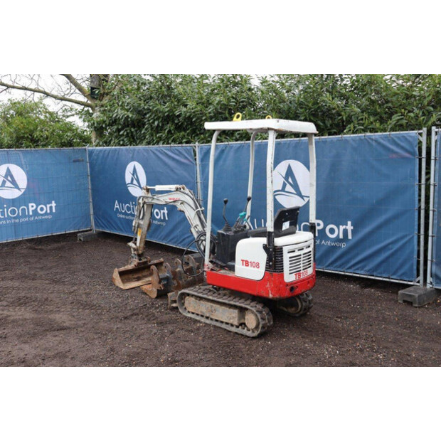 2012 TAKEUCHI TB108-44310580