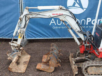 2012-takeuchi-tb108-1394794-44310586