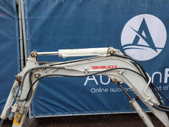 2012-takeuchi-tb108-1394794-44310588