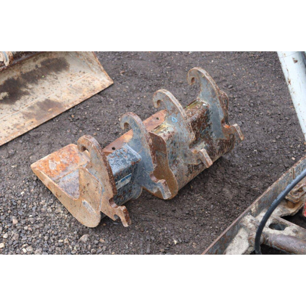 2012 TAKEUCHI TB108-44310591