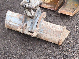 2012-takeuchi-tb108-1394794-44310594