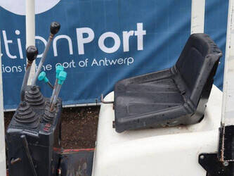 2012-takeuchi-tb108-1394794-44310606