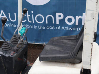 2012-takeuchi-tb108-1394794-44310607