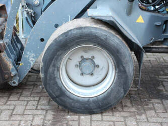 2012-giant-v881t-44310675