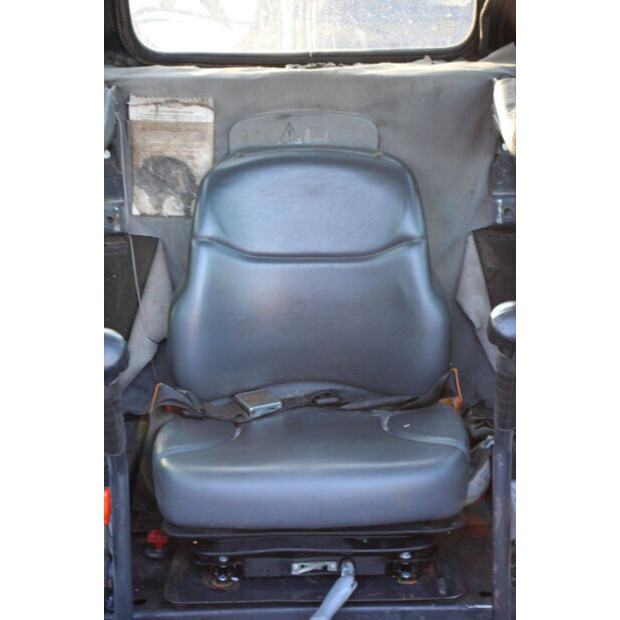 2004 بوبكات S130-44310780