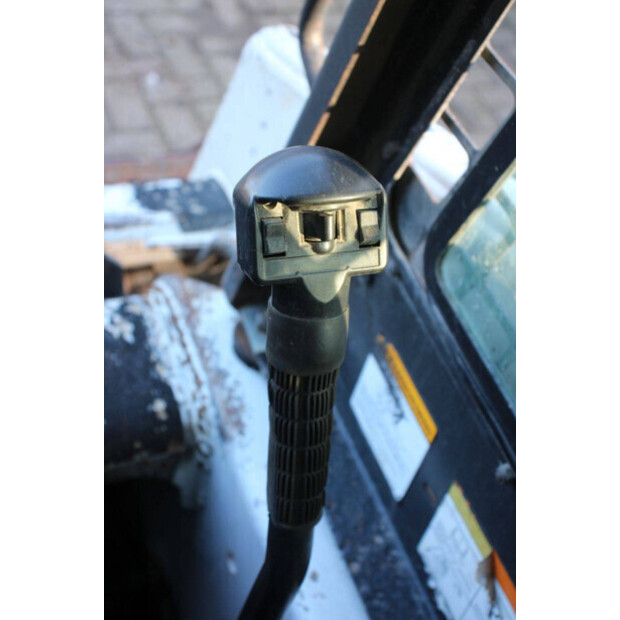 2004 بوبكات S130-44310783