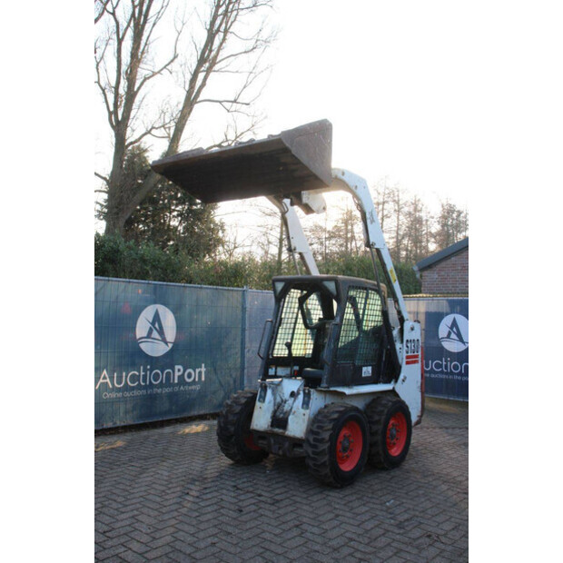 2004 بوبكات S130-44310786