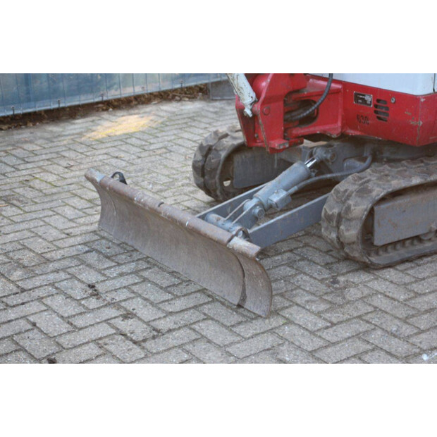 2011 TAKEUCHI TB016-44310819