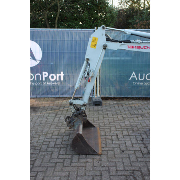 2011 TAKEUCHI TB016-44310821